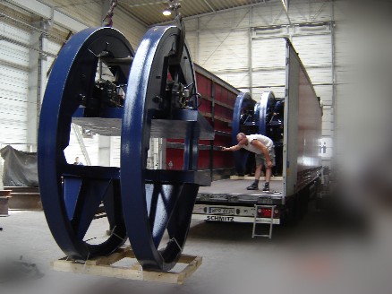 Finishing process support for the blades of wind power plants